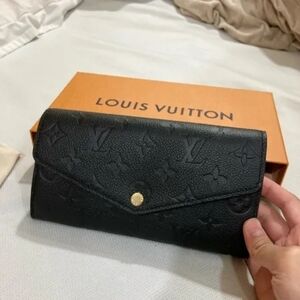 Louis Vuitton Sarah Wallet